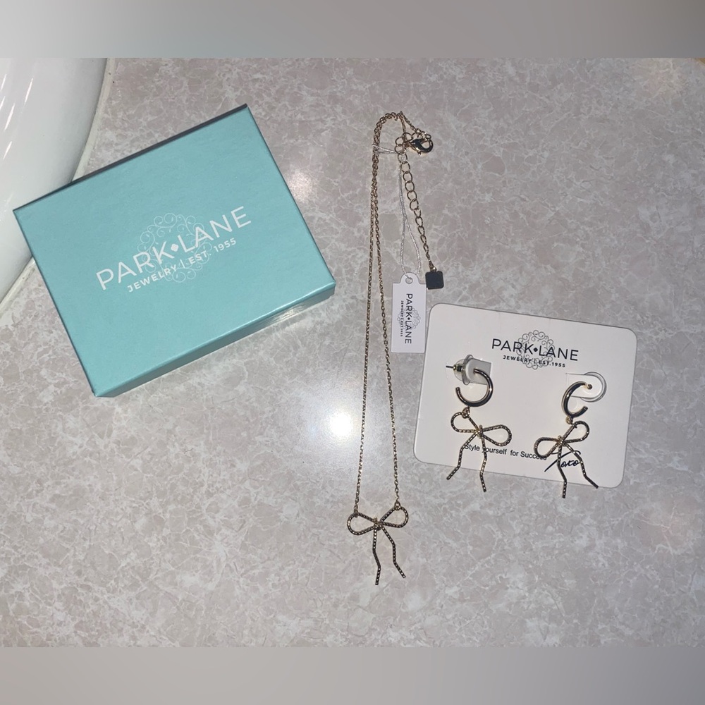 Park Lane Lacey Necklace and Earrings Set